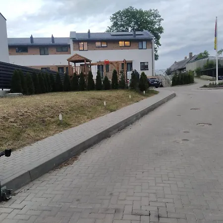 Hilltop View - 2 Bedroom House With Garden Bbq - Private Parking - 12min To Uzupis Anytime Semesterbostad