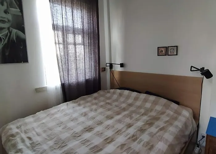 Hilltop View - 2 Bedroom House With Garden Bbq - Private Parking - 12min To Uzupis Anytime Semesterbostad Vilnius