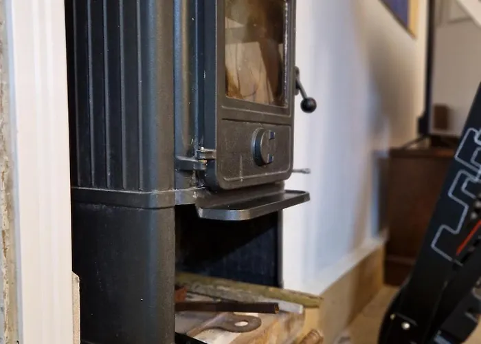 Hilltop View - 2 Bedroom House With Garden Bbq - Private Parking - 12min To Uzupis Anytime Semesterbostad