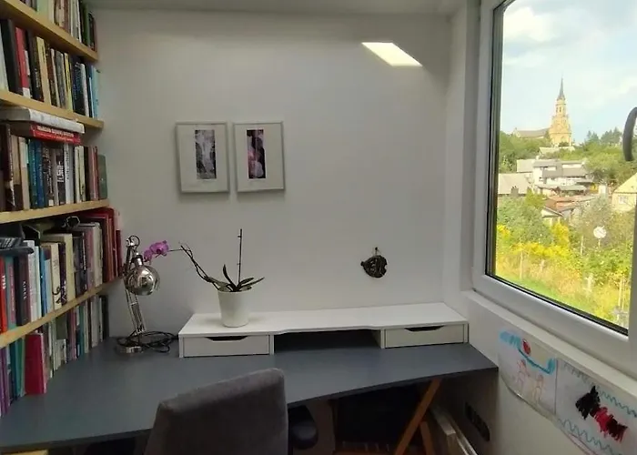 בית נופש Hilltop View - 2 Bedroom House With Garden Bbq - Private Parking - 12min To Uzupis Anytime וילנה