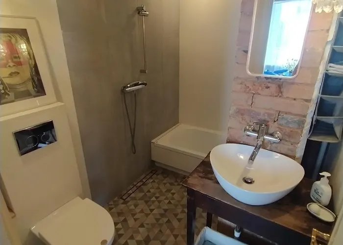 Hilltop View - 2 Bedroom House With Garden Bbq - Private Parking - 12min To Uzupis Anytime