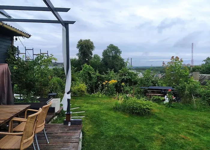 Poilsio namai Hilltop View - 2 Bedroom House With Garden Bbq - Private Parking - 12min To Uzupis Anytime *