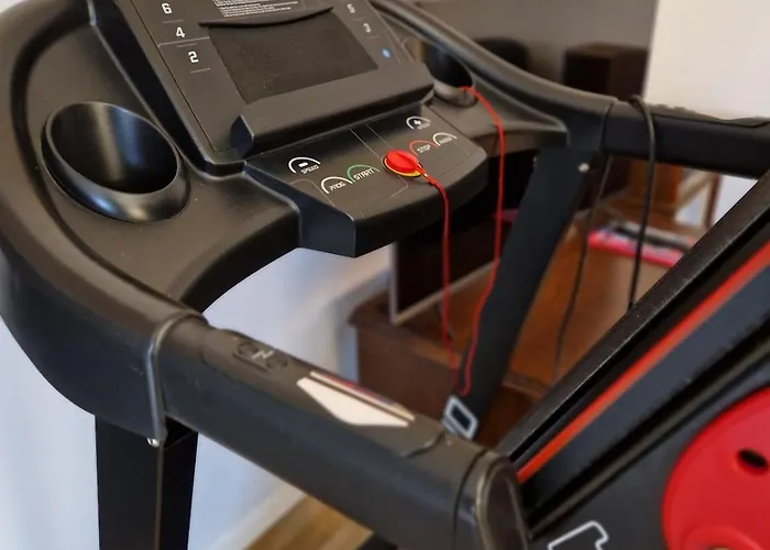 Hilltop View - 2 Bedroom House With Garden Bbq - Private Parking - 12min To Uzupis Anytime Semesterbostad