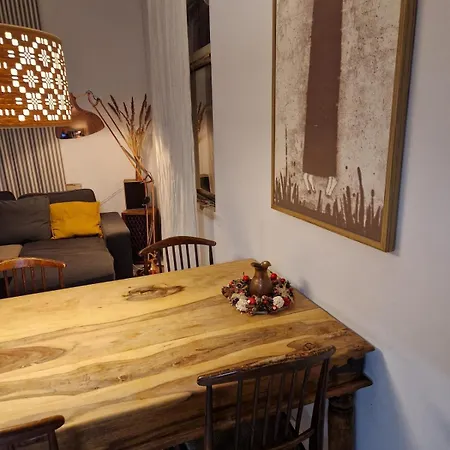 Hilltop View - 2 Bedroom House With Garden Bbq - Private Parking - 12min To Uzupis Anytime *