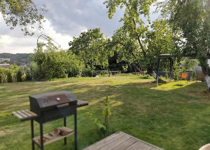 Hilltop View - 2 Bedroom House With Garden Bbq - Private Parking - 12min To Uzupis Anytime Wilna