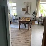 Semesterbostad Hilltop View - 2 Bedroom House With Garden Bbq - Private Parking - 12min To Uzupis Anytime Vilnius